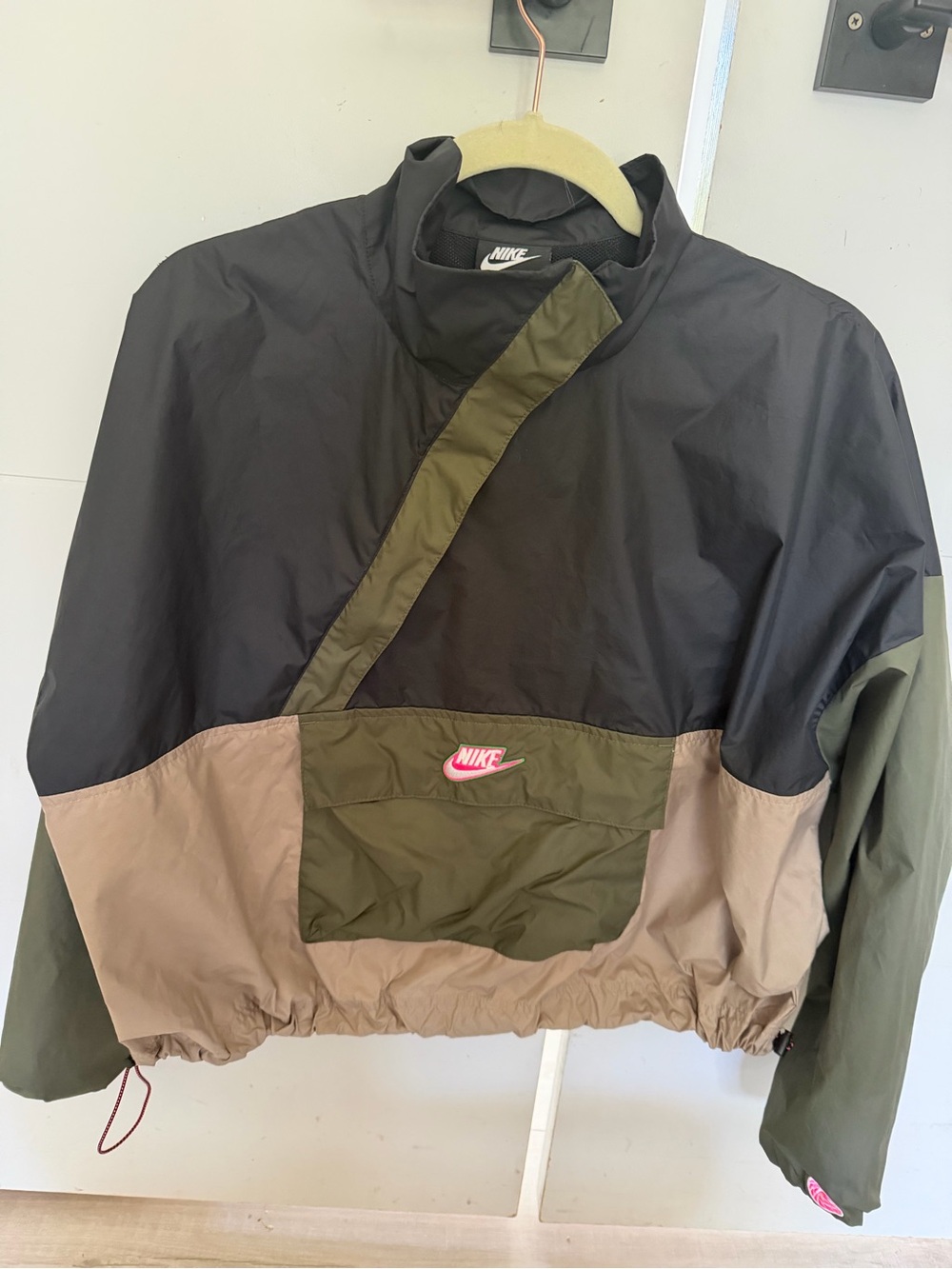 Nike ladies windbreaker M - Picture 1 of 7